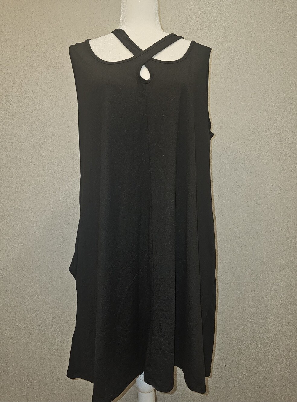 NWOT-Black Sleeveless Cross-Back Swing Dress With Pockets.